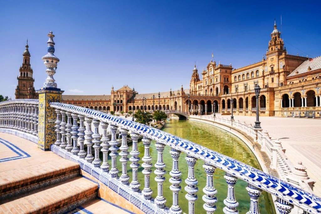 Tipico Y Pintoresco Patio De Vecinos, Con Encanto Seville Exterior photo